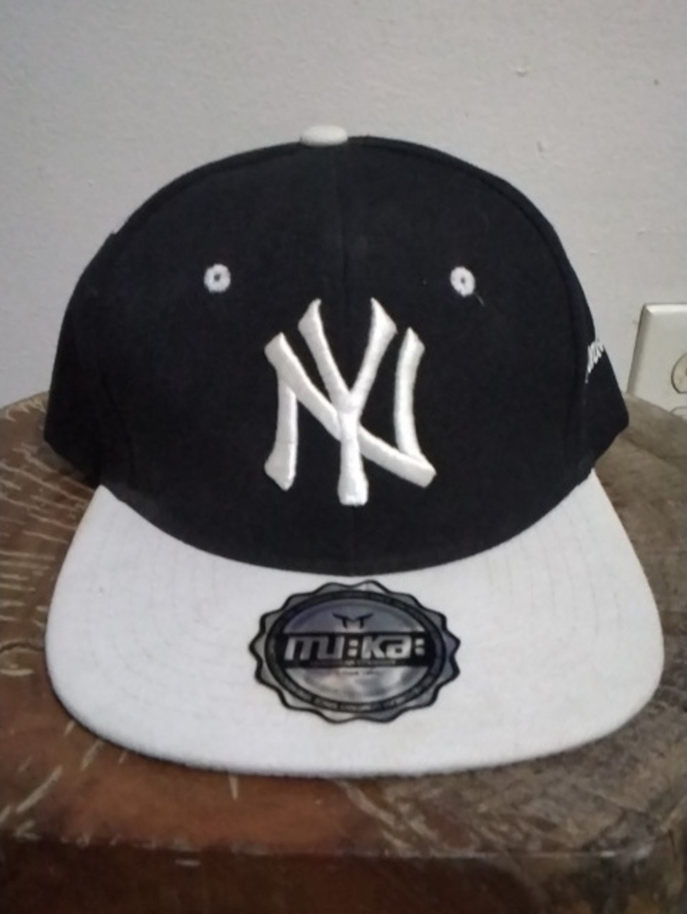 Men's Muka Brand Black and White Baseball Cap with NY Logo, Snapback. OS